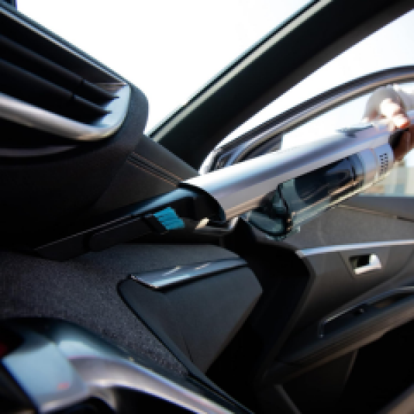 vacuum cleaner cleaning car seat